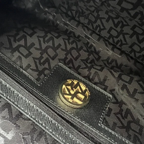 DKNY clutch bag - Picture 6 of 8